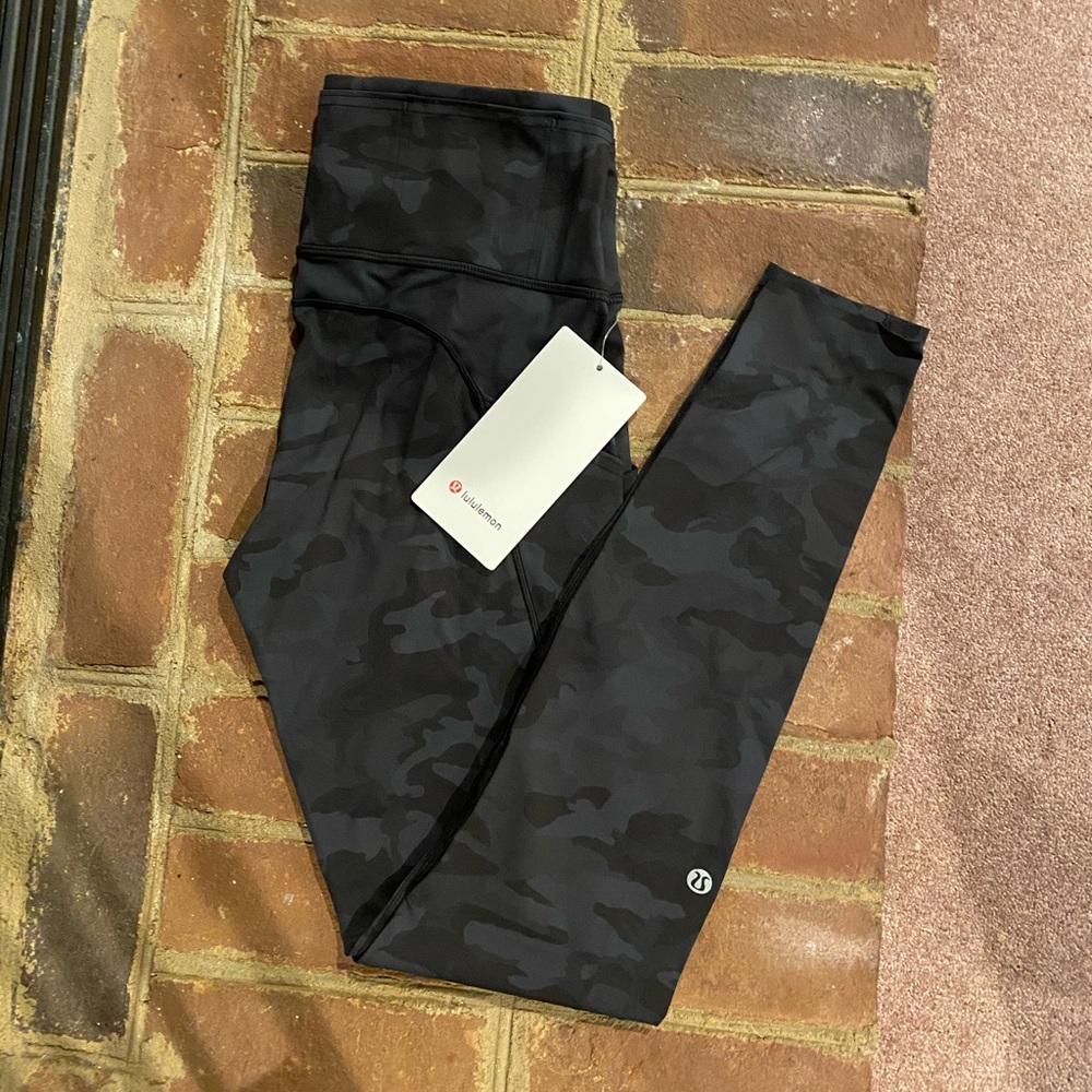 Lululemon Fast & Free HR Tight - Size 8 - NWT